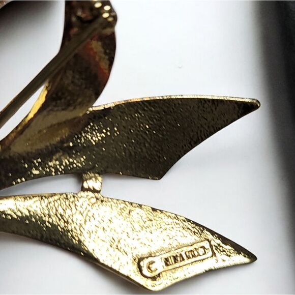 Nina Ricci VTG Gold Tone Bow Brooch in EUC - Picture 3 of 4